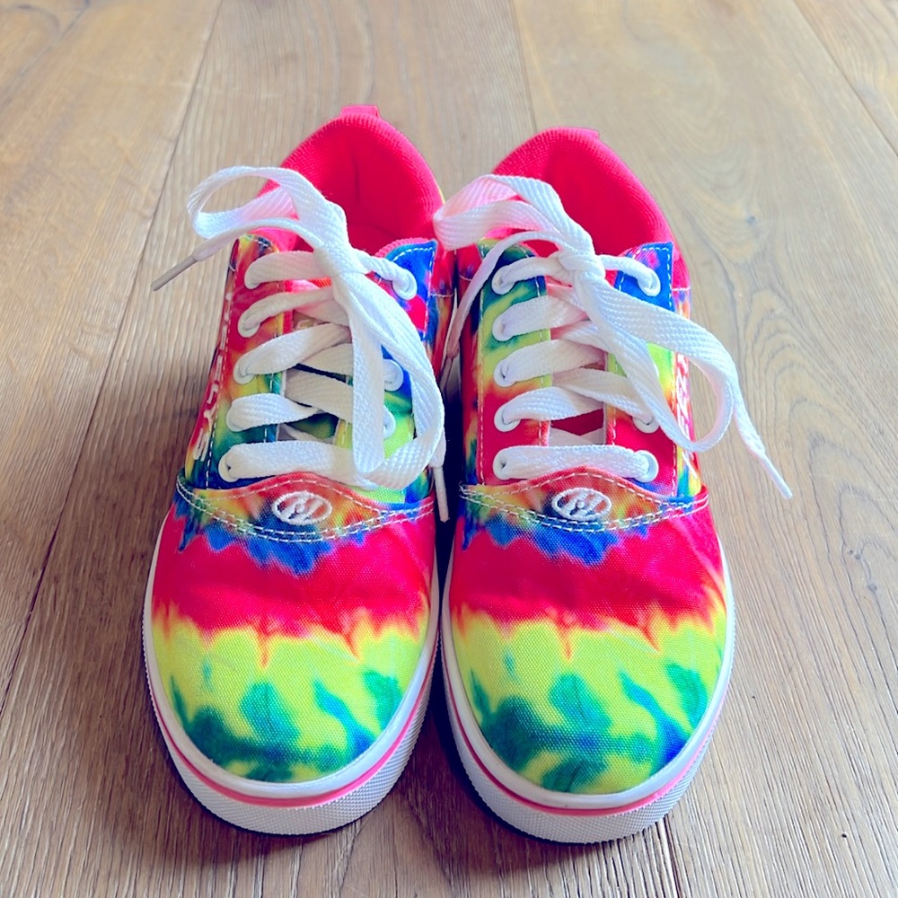 Girls tie-dye Heelys